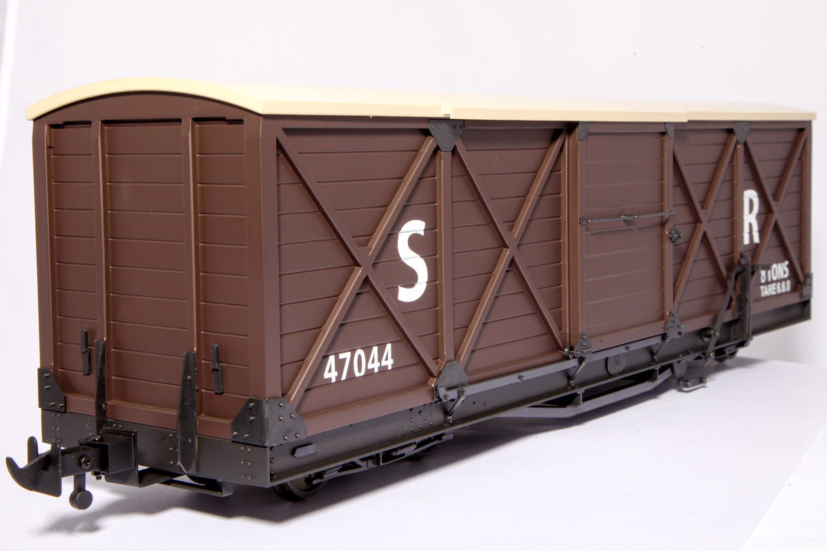 Lynton & Barnstaple ‘Howard’ bogie goods van Accucraft R19-25A ...